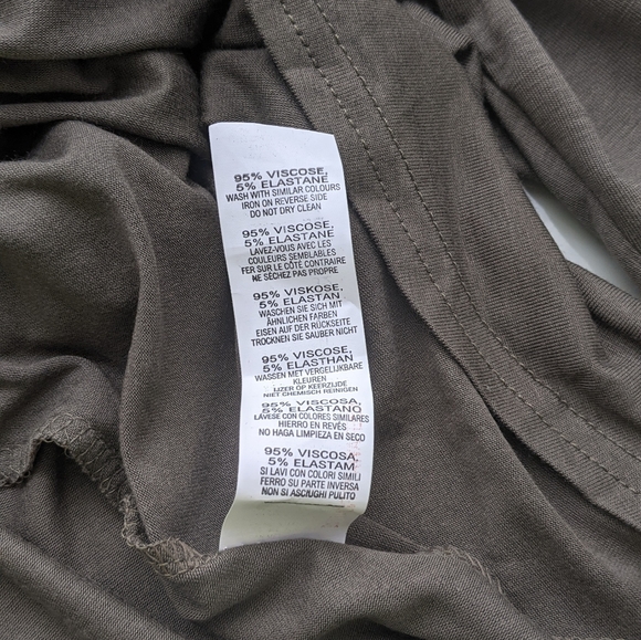 Donating Soon!! Boohoo Petite Harriet Basic LS Skater Dress - Picture 11 of 12